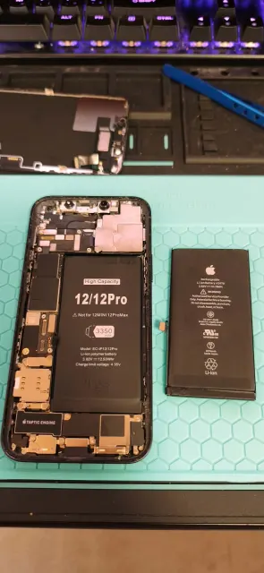 iPhone 12 akkumulátor csere (130% akkumulátor)