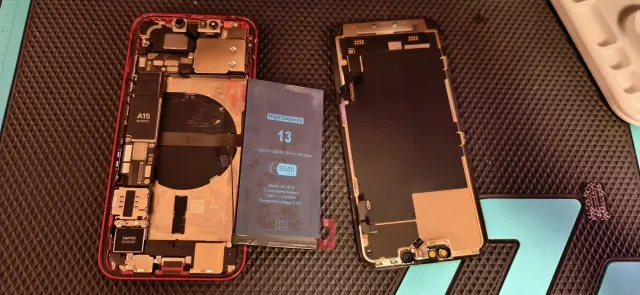 iPhone 13 akkumulátor csere (130% akkumulátor)